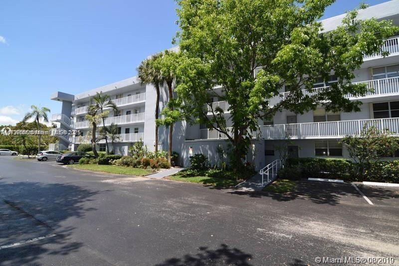 Building Photo - 105 Royal Park Dr