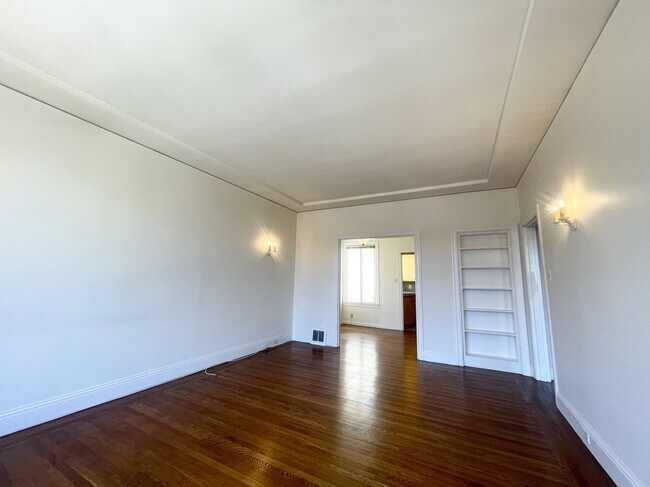 Building Photo - 3427 Broderick St