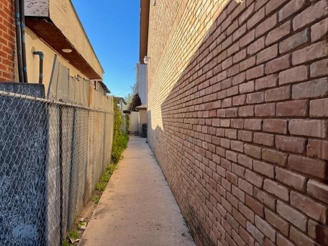 Building Photo - 3004 Juarez Ave