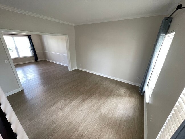 Building Photo - Remarkable East Jefferson Home For Rent