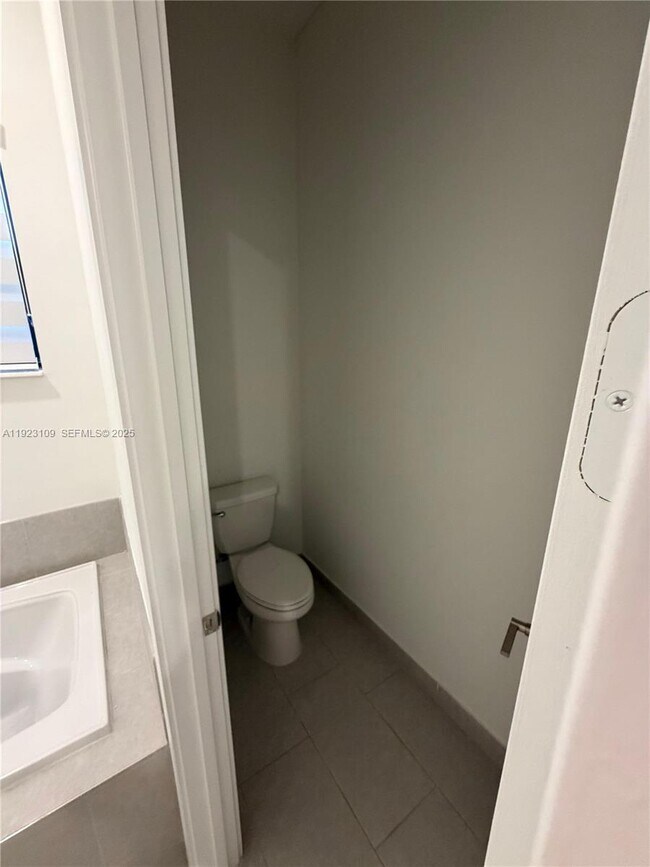 Building Photo - 4398 SW 173rd Ave