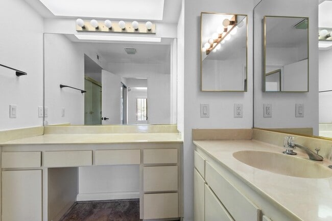 Building Photo - Lake-View 2BR / 2BA Condo with Balcony & Resort-Style Amenities at Canyon Shores