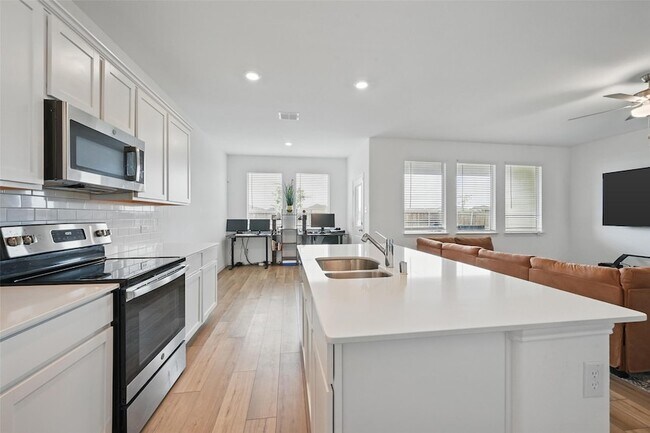 Building Photo - 132 Wyndemere Ln