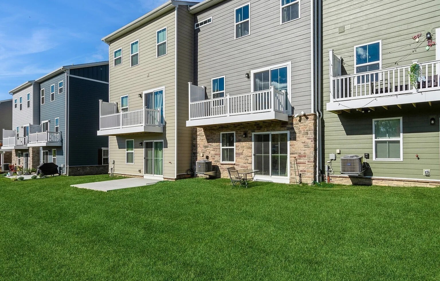 Building Photo - 6702 Sycamore Way