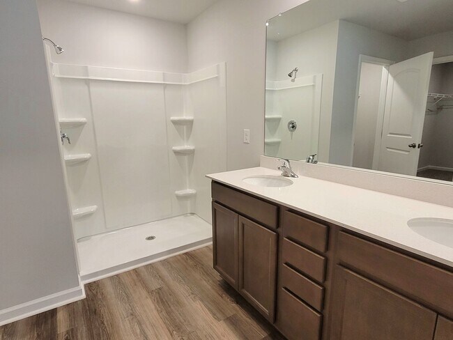 Building Photo - ATHENS - MOVE IN READY - NEW BUILD