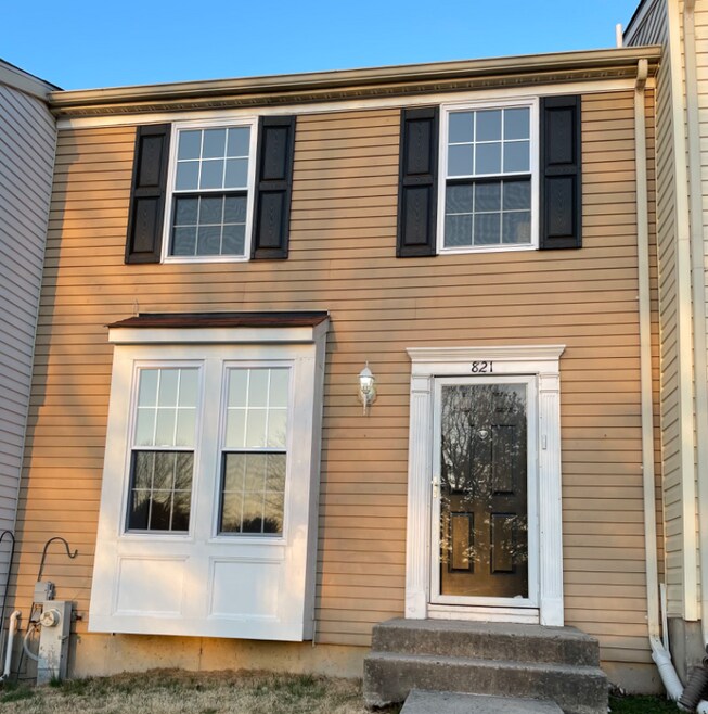 Building Photo - 821 Angel Valley Ct