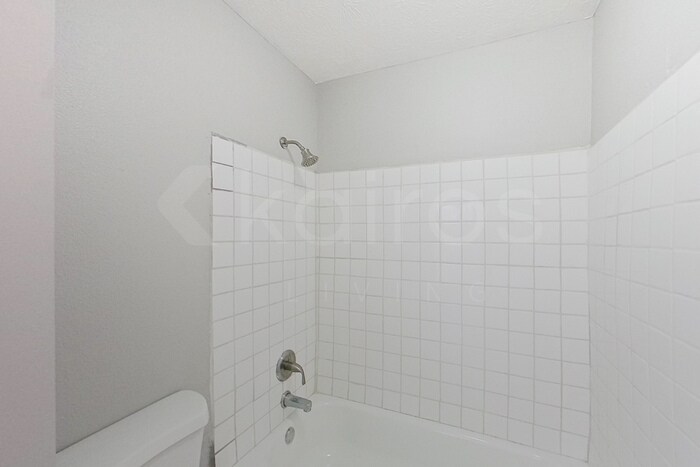 Building Photo - 4224 Beardsley Dr