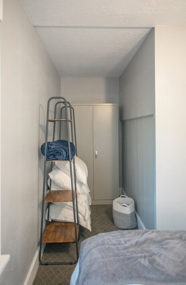 Building Photo - 1285 Parkway Ave