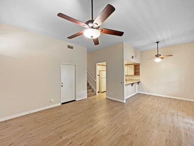 Building Photo - Charming 2BD/2BA Townhouse in Clairemont M...