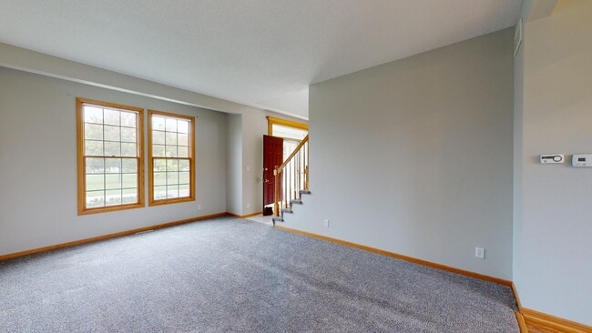 Building Photo - 2504 Somerset Dr