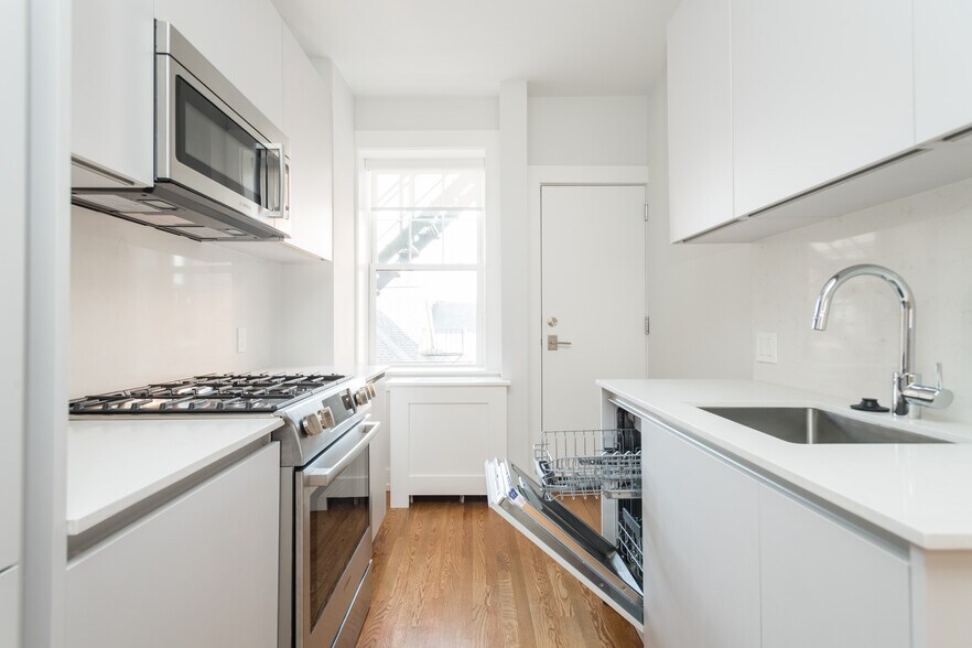 Building Photo - 17a Forest St. Unit 32