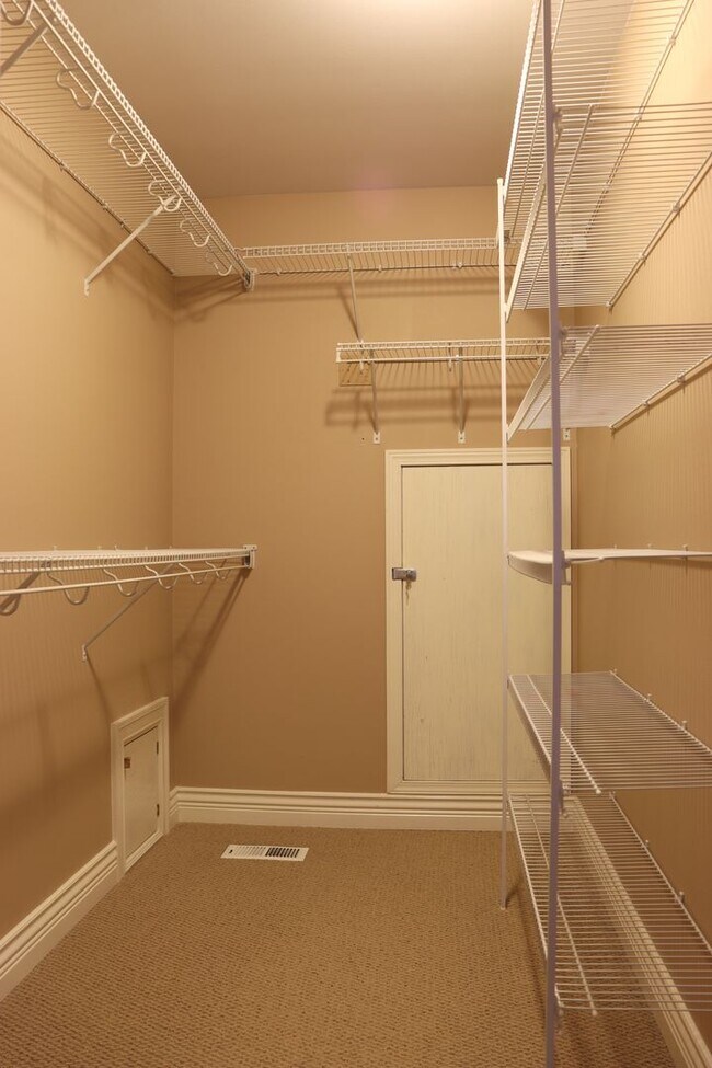 Building Photo - 4 Bedroom House for Rent in Ferndale
