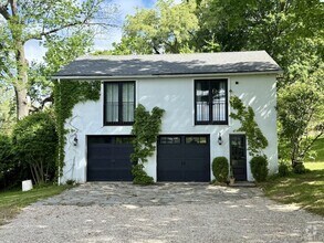Building Photo - 150 Millerton Rd