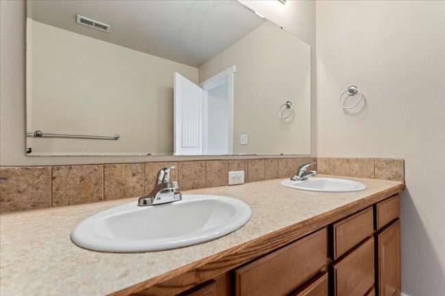 Building Photo - 9824 W Rosecroft Ct