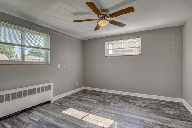 Building Photo - 7598 Boleyn Dr