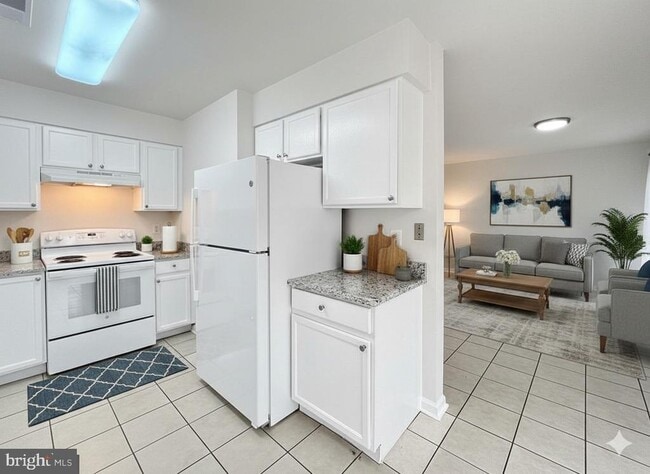 Building Photo - 102 Crossbill Way