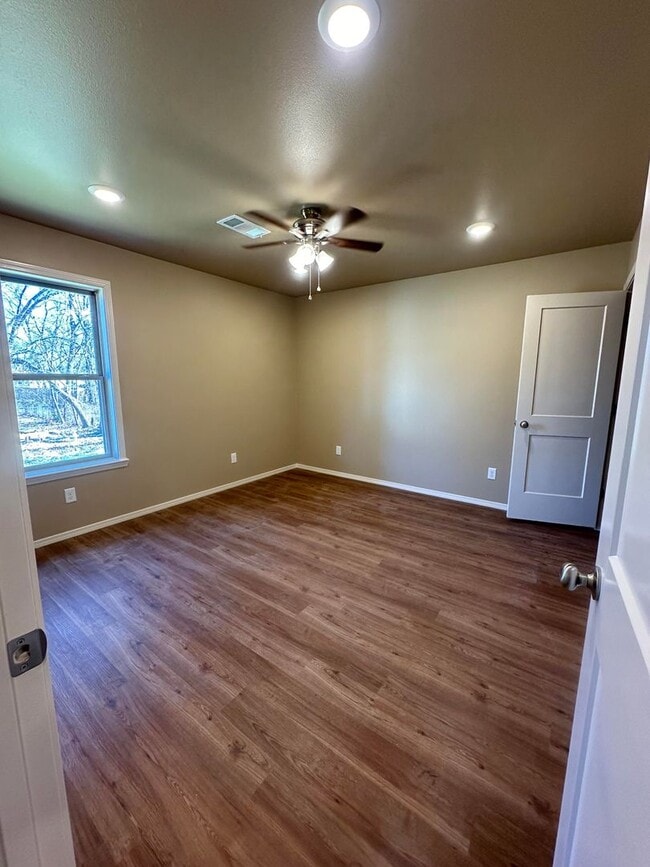 Building Photo - Come look at this beautiful 3-bedrom 2-bath new construction home.