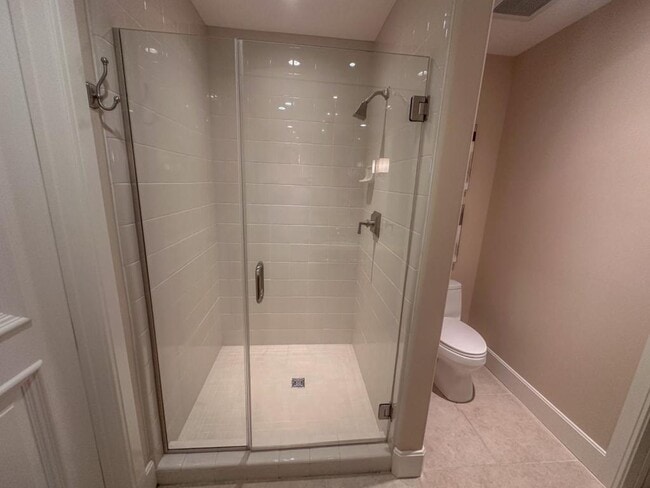 Building Photo - 5068 Scholarship