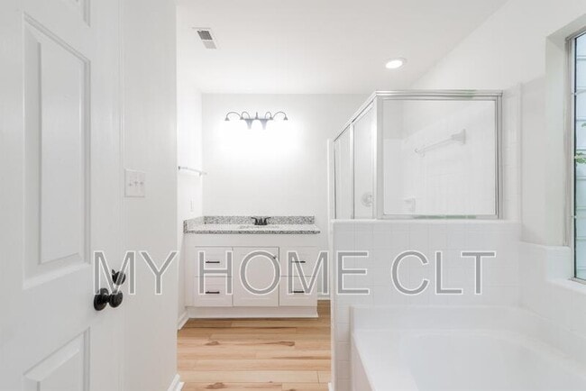 Building Photo - 8413 Woodford Bridge Dr