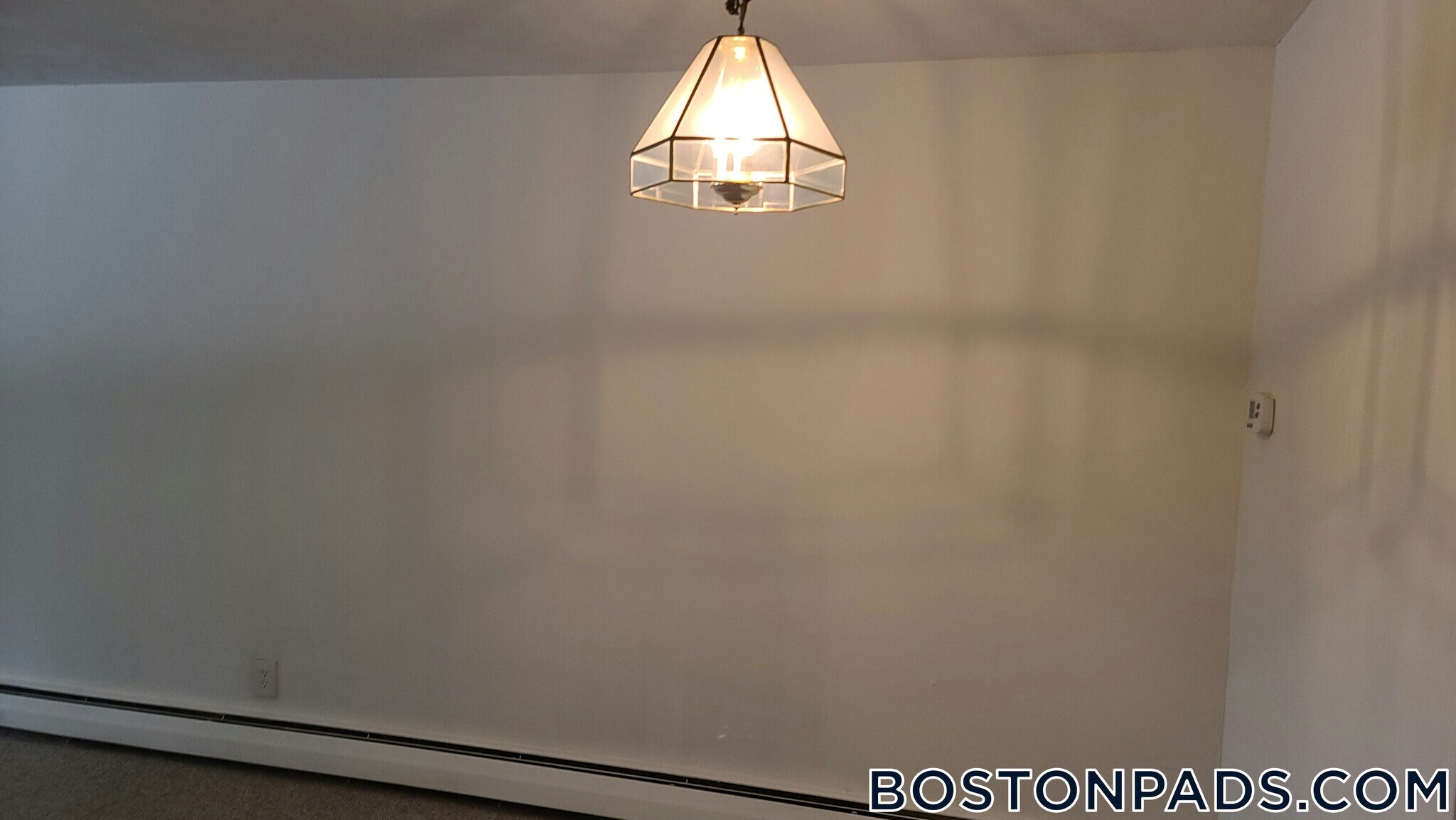 Building Photo - 16 Whites Ave