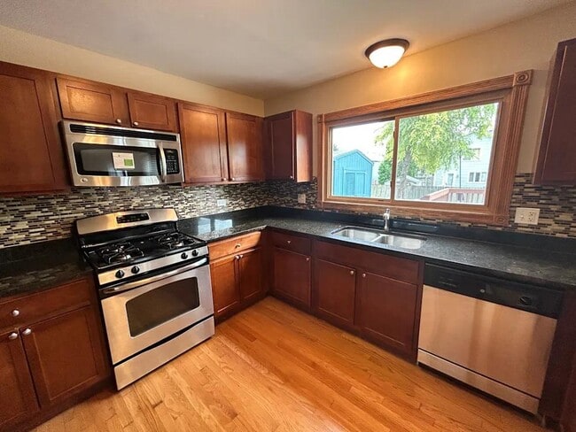 Building Photo - 780 Orchid Ln