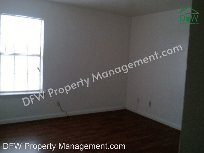 Building Photo - 2 br, 1.5 bath Apartment - Walnut Apartmen...