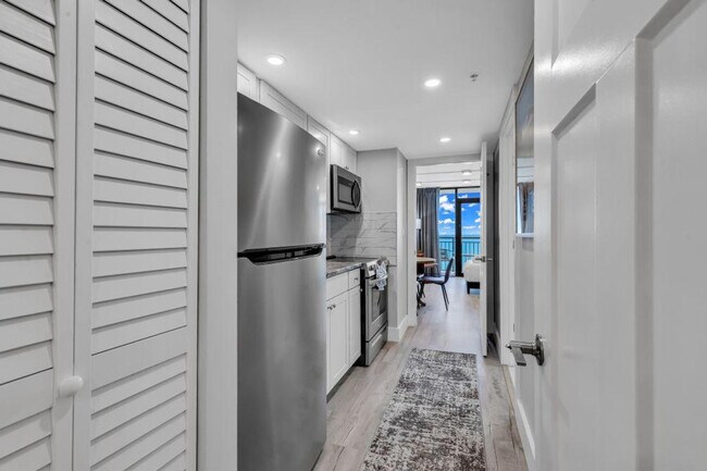 Building Photo - 2004 N Ocean Blvd