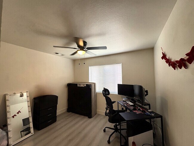Building Photo - 4718 Pennel Ct