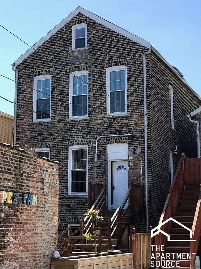 Building Photo - 1643 S Throop St