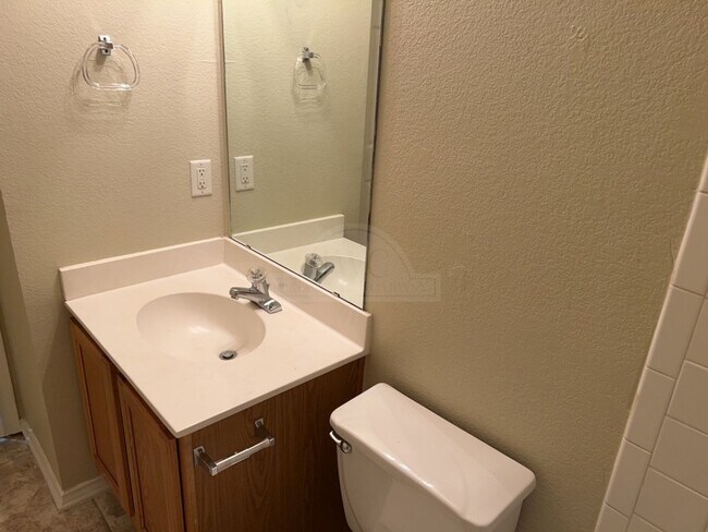 Building Photo - 1201 Fox Creek Dr