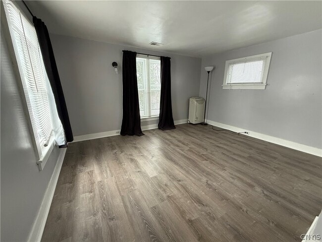 Building Photo - 7 Pimm Ave