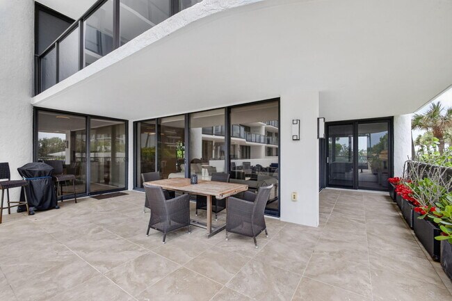 Building Photo - 3440 S Ocean Blvd