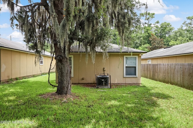 Building Photo - 8448 Kona Ave