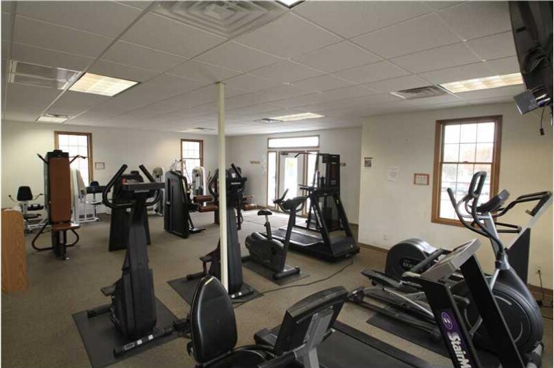 Building Photo - 2665 Triple Crown Ln