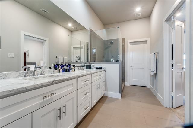 Building Photo - 5608 Lindell Ave