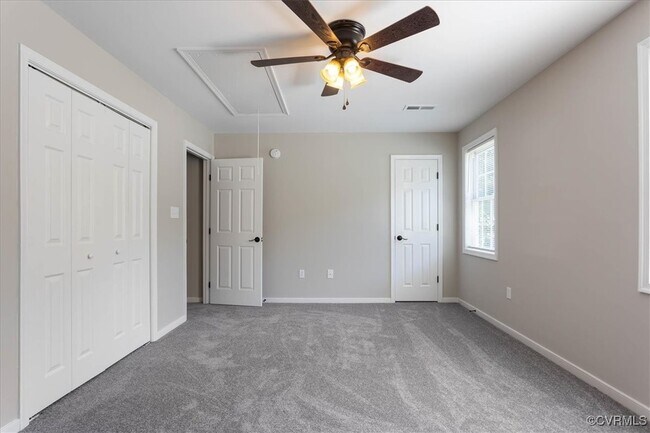 Building Photo - 112 E Highland Ct