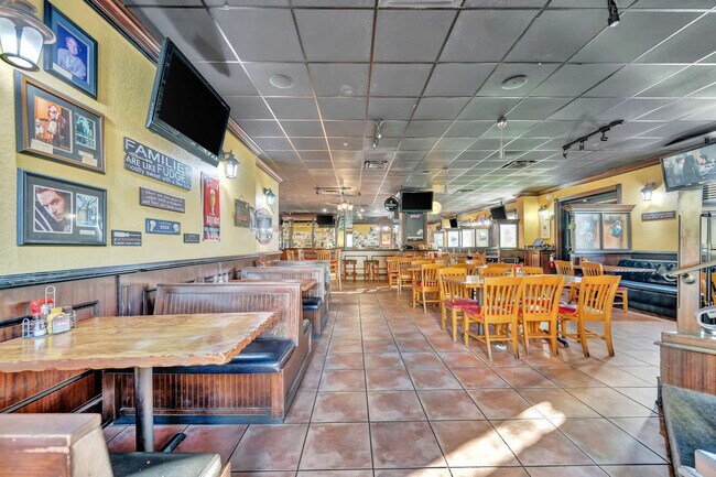 Building Photo - 8101 Resort Village Dr