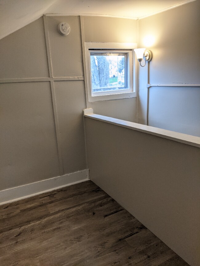 Building Photo - Adorable, Affordable, Available!! Complete...