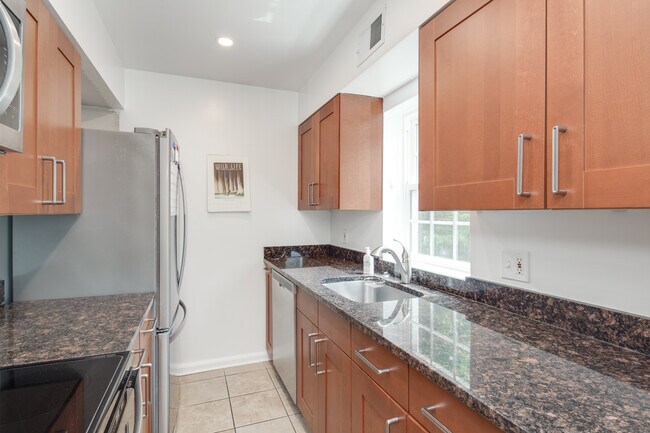 Building Photo - 3281 S Stafford St