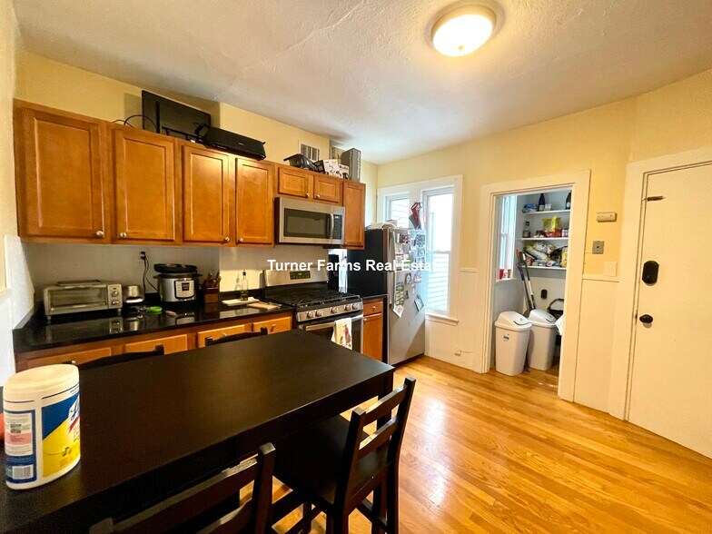 Building Photo - 59 Cedar St