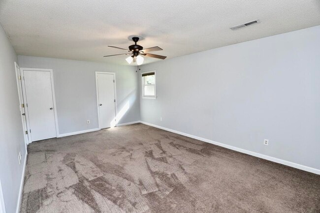 Building Photo - 579 Sierra St