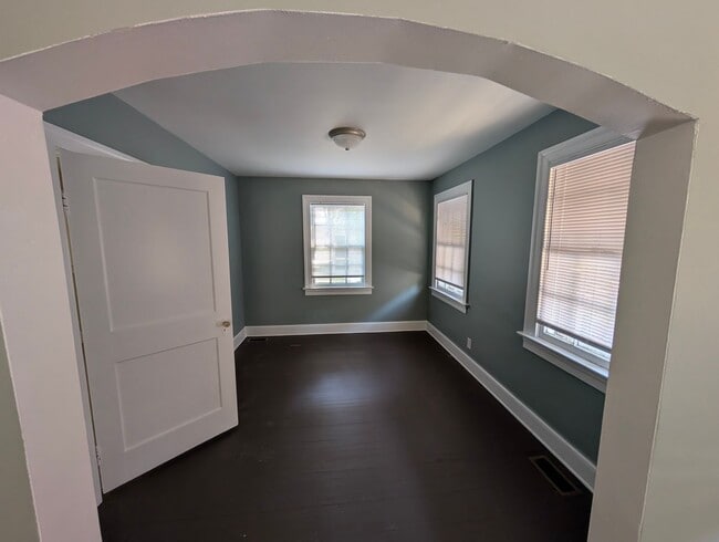 Building Photo - Cozy 2 bedroom