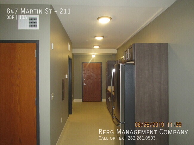 Building Photo - 847 Martin St