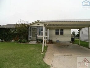 Building Photo - 4225 SE Elmhurst Ln