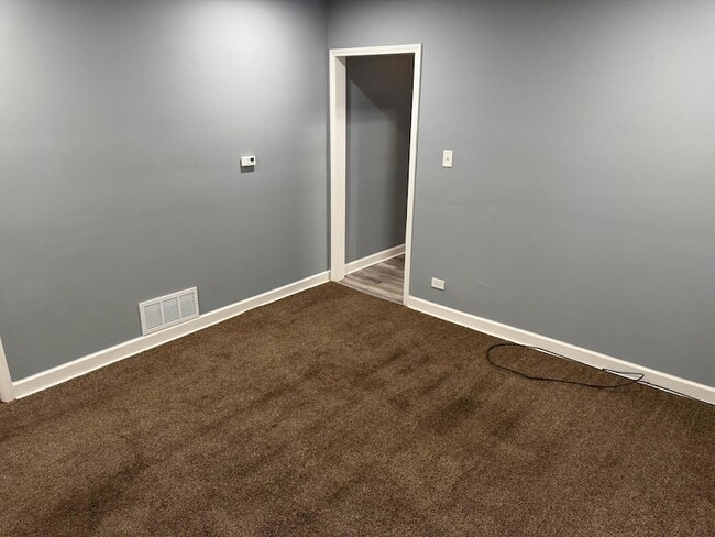 Building Photo - 12005 S La Salle St