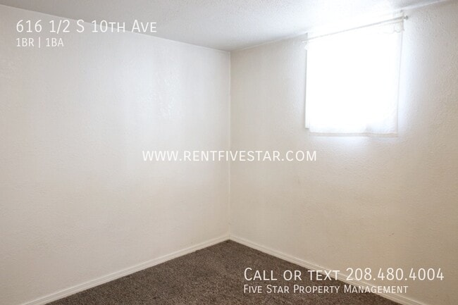 Building Photo - 616 1/2 S 10th Ave-