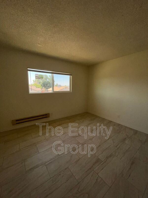 Building Photo - 830 Davis St