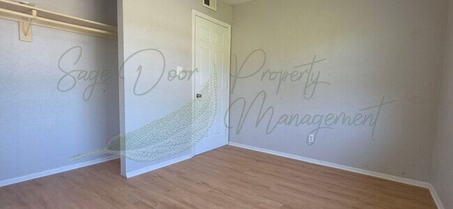 Building Photo - 5529-5531 Freeman Ct