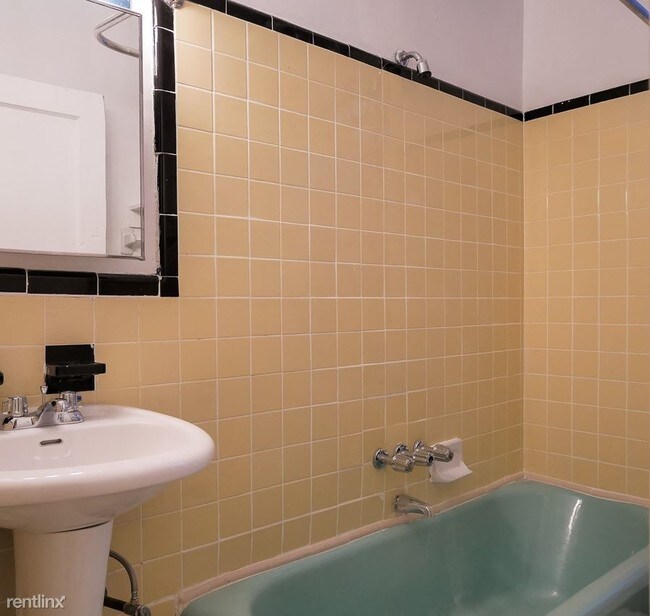 Building Photo - Studio, 1 bath  - 540 Saint Johns Pl Apt 3H