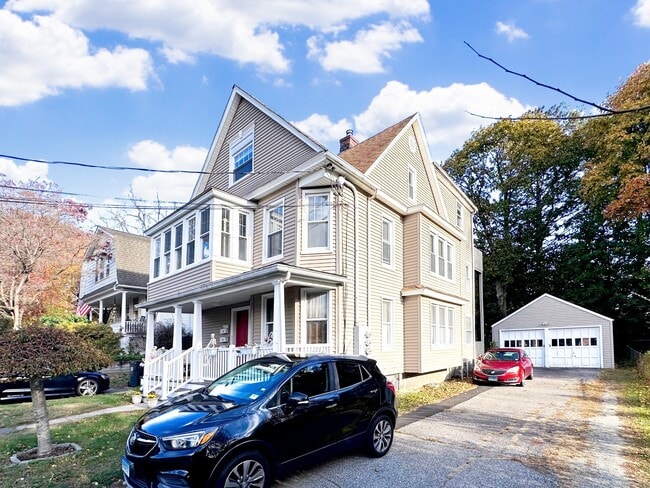 Building Photo - 76 Nichols Ave